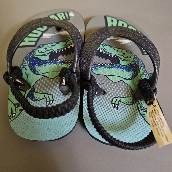 ROOOAR Slippers - Picture 4 of 4